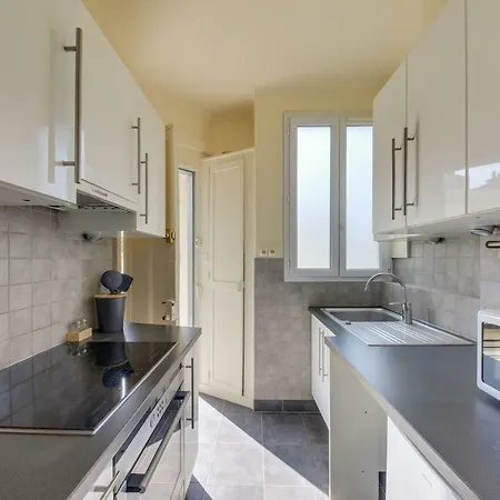 Elux Paris