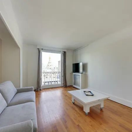 Elux Apartment Paris